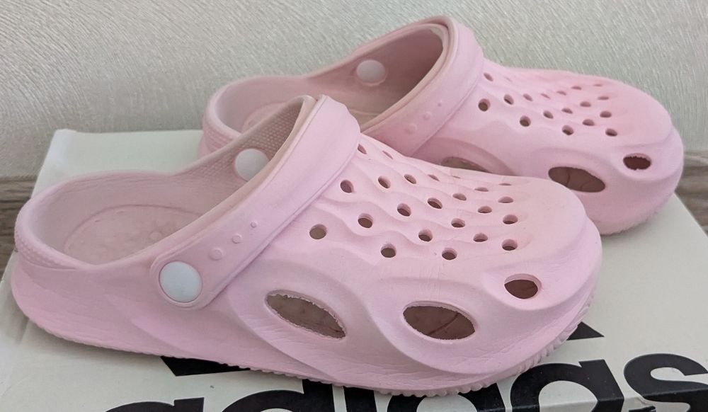 Крокси Crocs для дівчини віддам