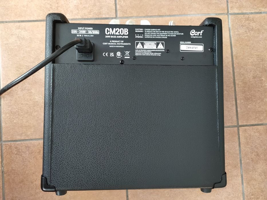 Cort CM20B - Bass Amp