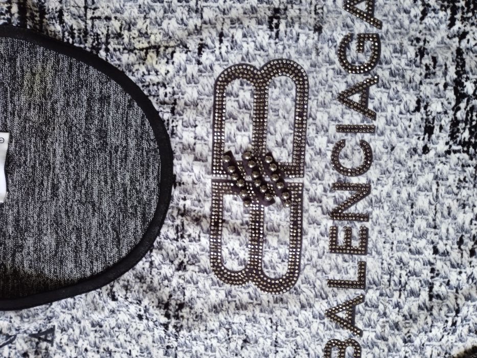 Светр зі стразами Турція 50р