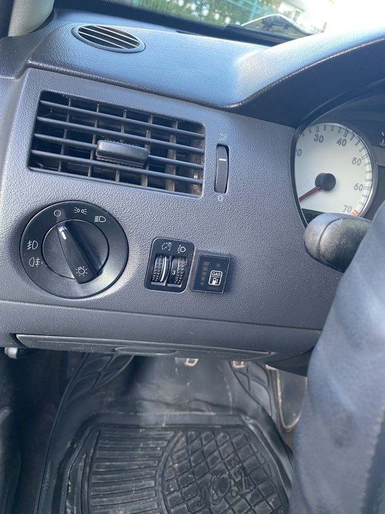volkswagen Pointer 2004