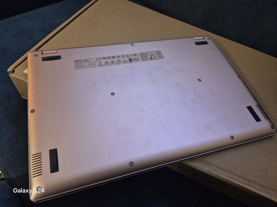 Acer Swift 1 różowy