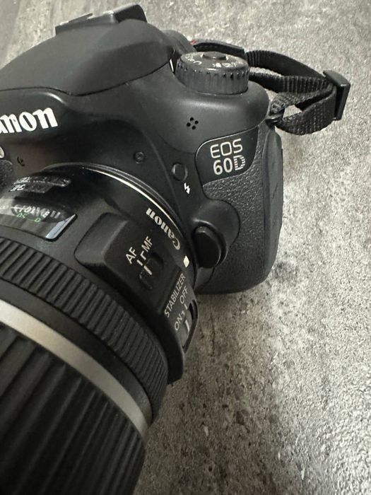 ПРОДАМ Canon eos 60D