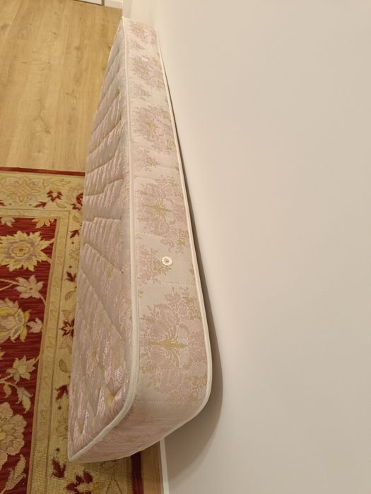 Colchão de molas como novo