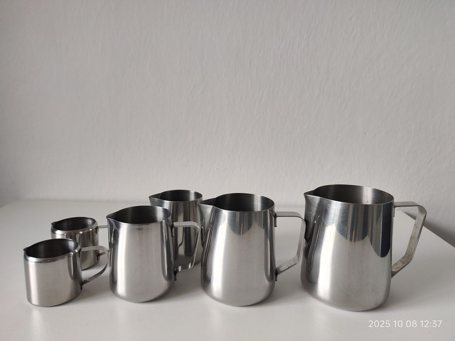 Dzbanki do spieniania mleka do kawy