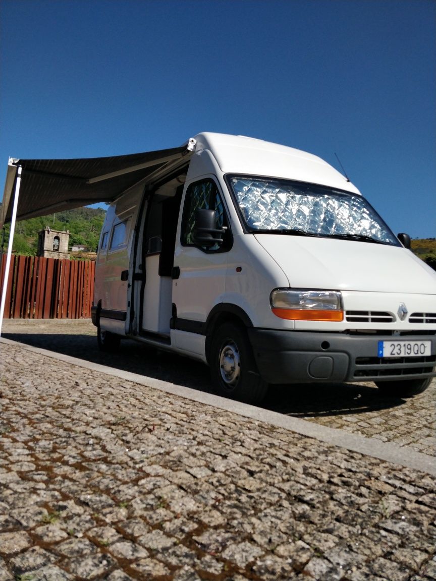 Aluga-se Autocaravana Renault Master – 6 Lugares | 100% Off-Grid