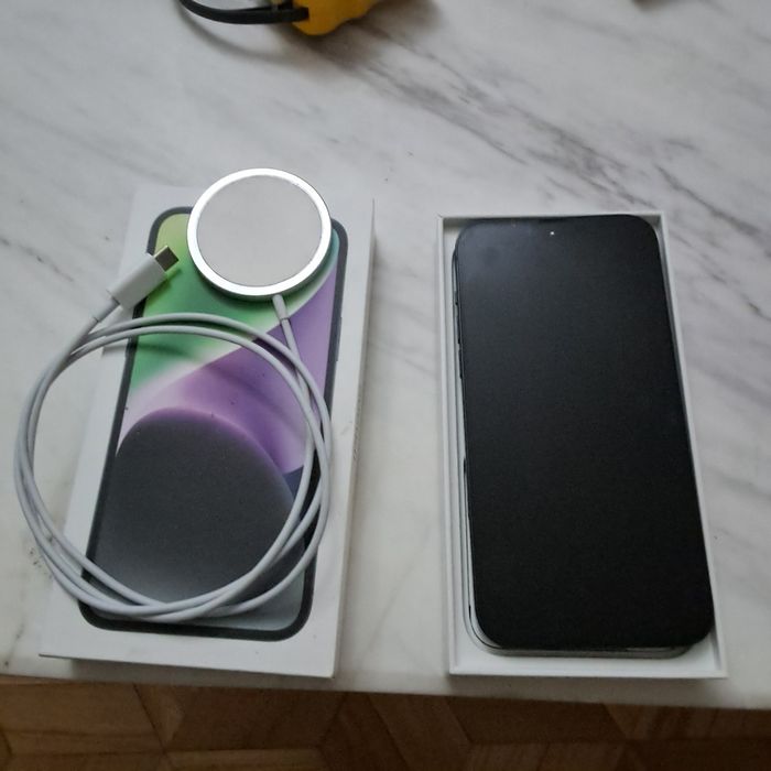 iPhone 14 Plus 256 GB – bardzo dobry stan + folia ochronna + ładowarka