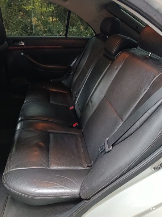 Тойота авенсіс т 25