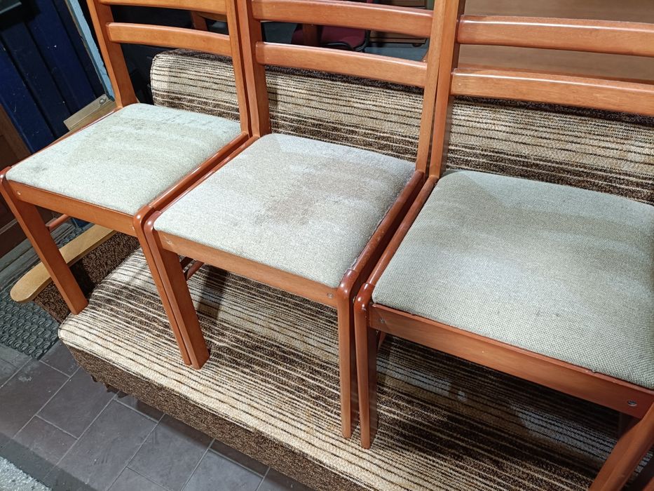 Stół 4 krzesła komplet