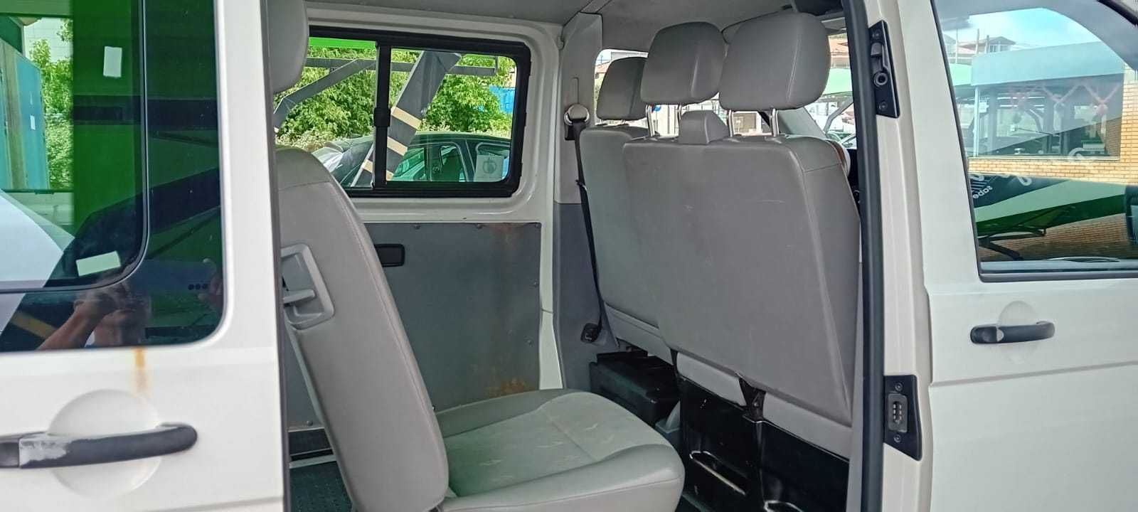 Transporter VW T5 - 9 Lugares
