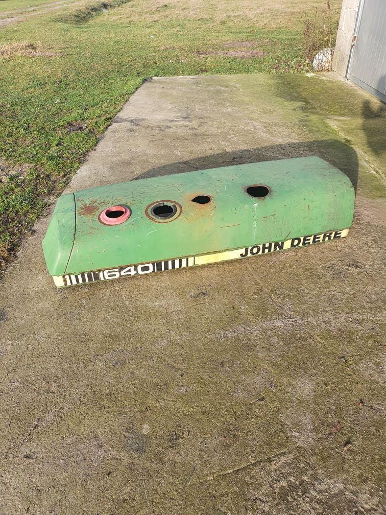 Maska John Deere 1640 posiadam wiele innych części do tego modelu