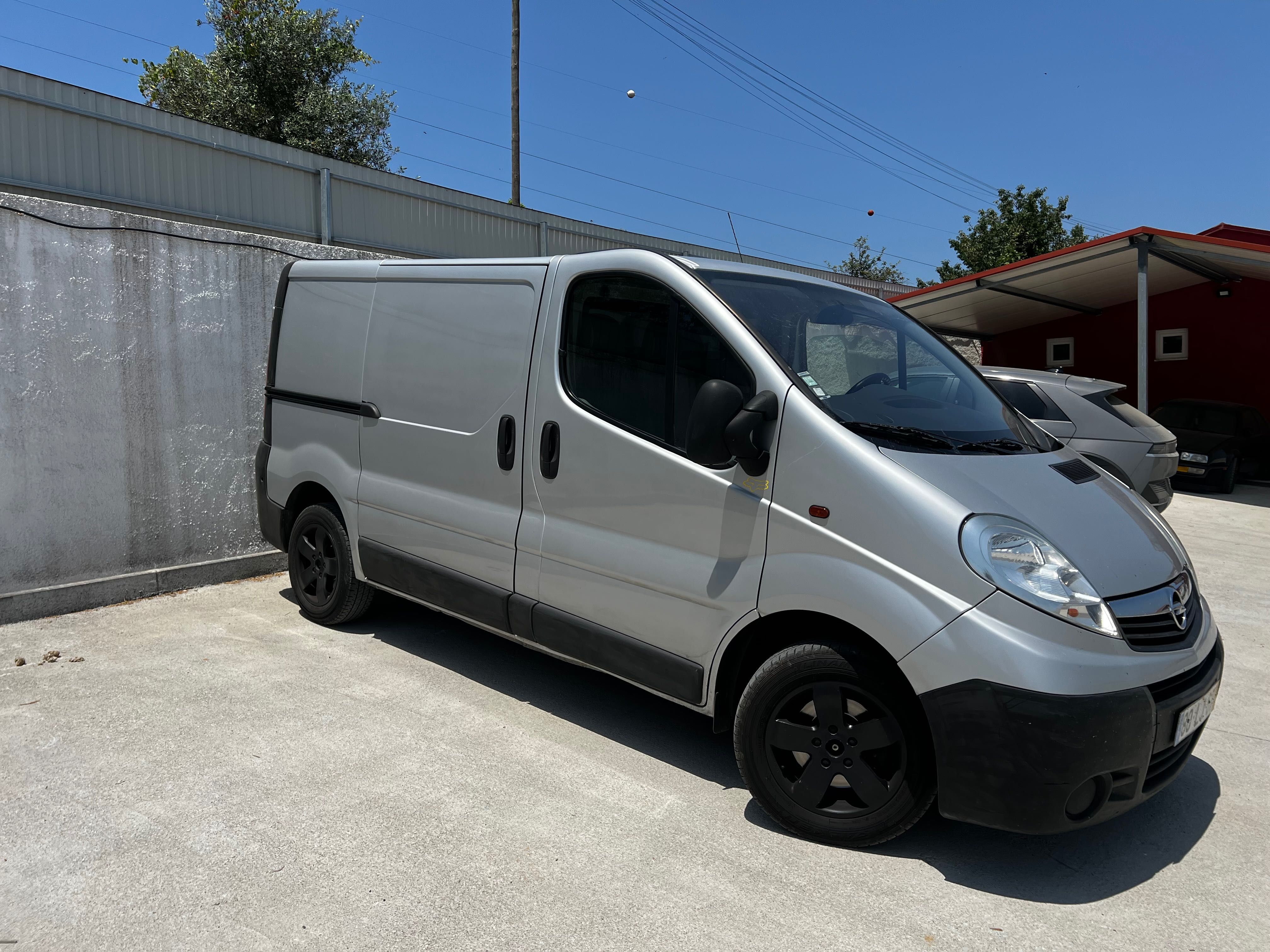 Opel Vivaro 2011