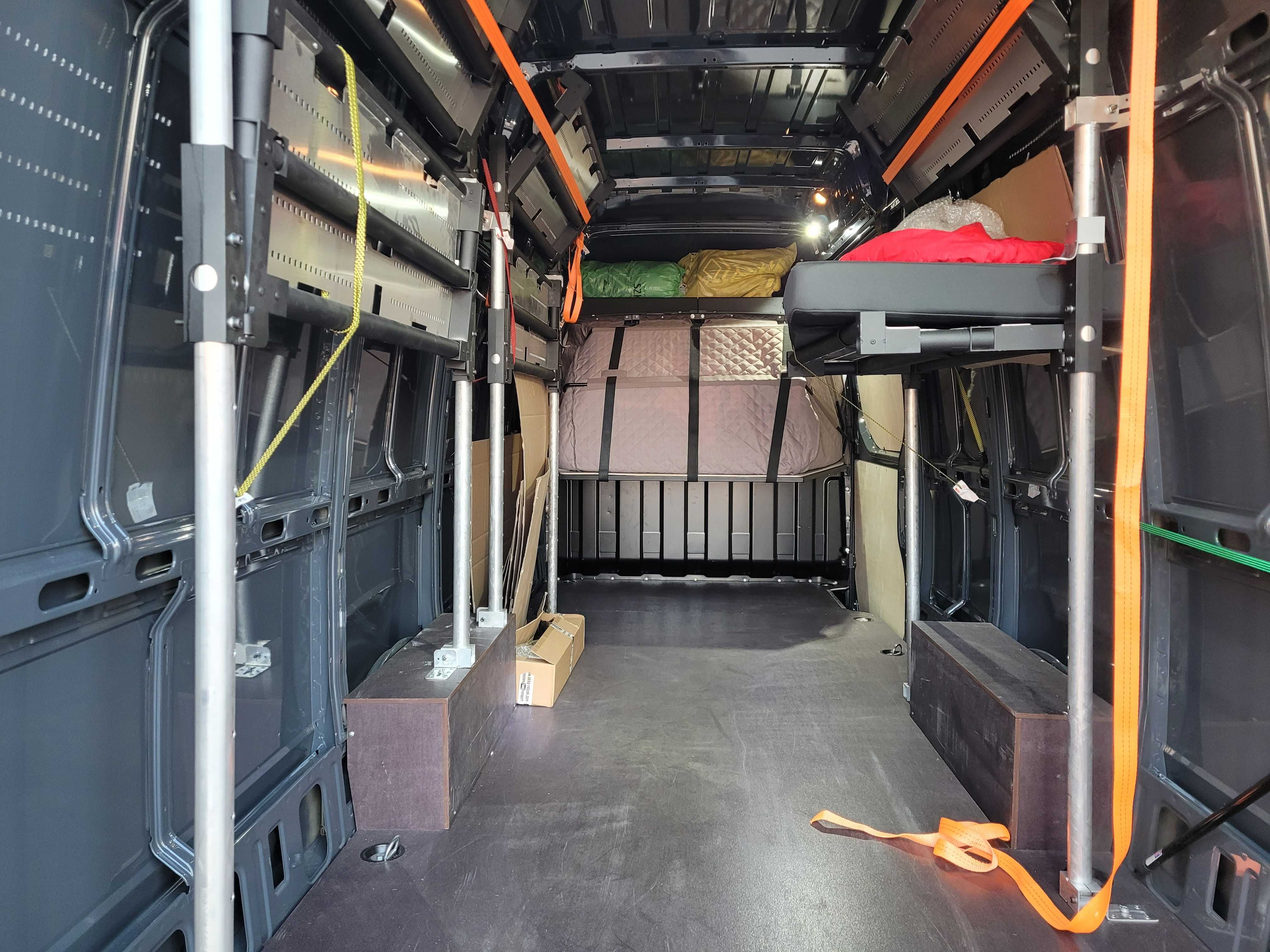 Składane łóżko do busa, kabina sypialna w busie, łóżko w busie furgon
