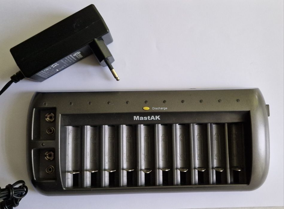 Зарядное MastAK MW-218