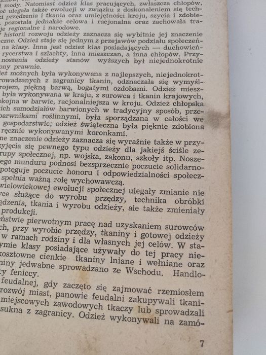 Materiałoznawstwo odzieżowe - Maria Chyrosz, Helena Waniczek