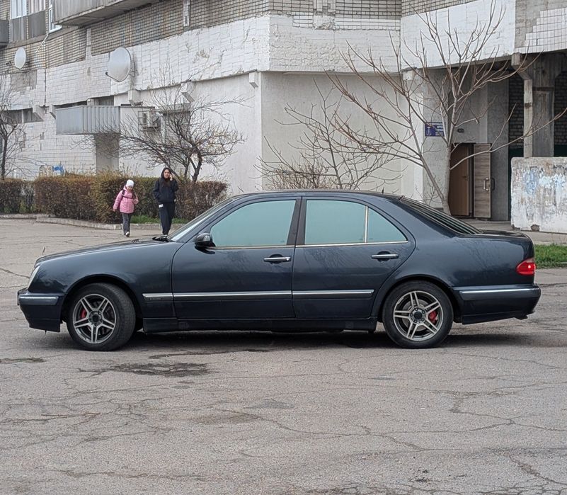 Mercedes Benz w210 e320