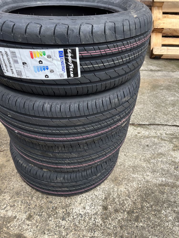 Goodyear efficientGrip performance 2 205/55/16