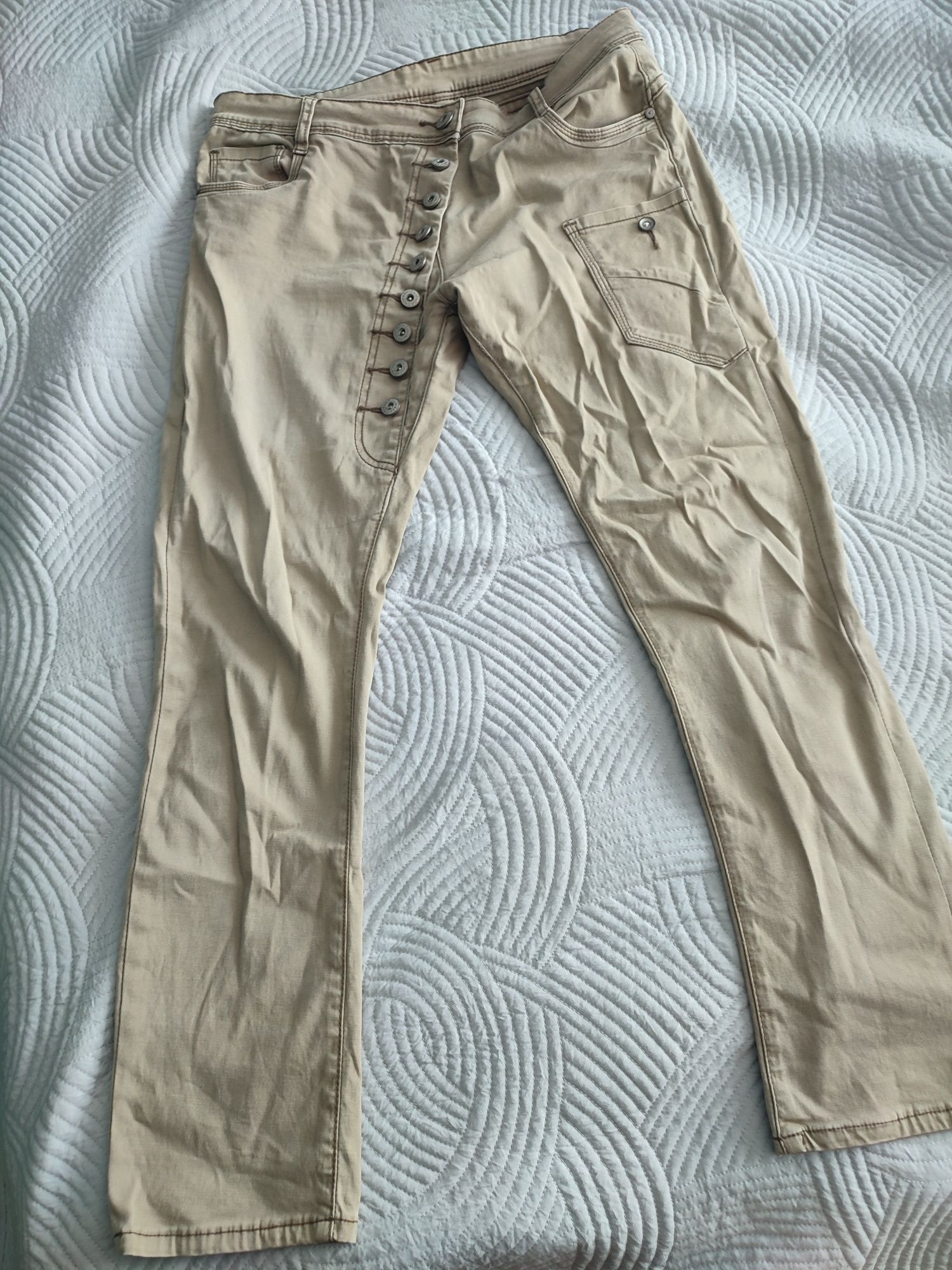 Spodnie khaki 7/8