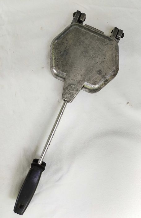 Горішниця радянська орешница форма для випічки горішків під начинку