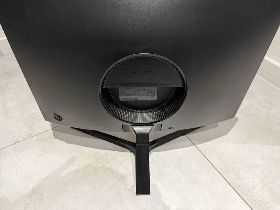 Monitor Samsung C24RG50FQU 24” Curved – 144Hz, Full HD, HDMI, Gaming