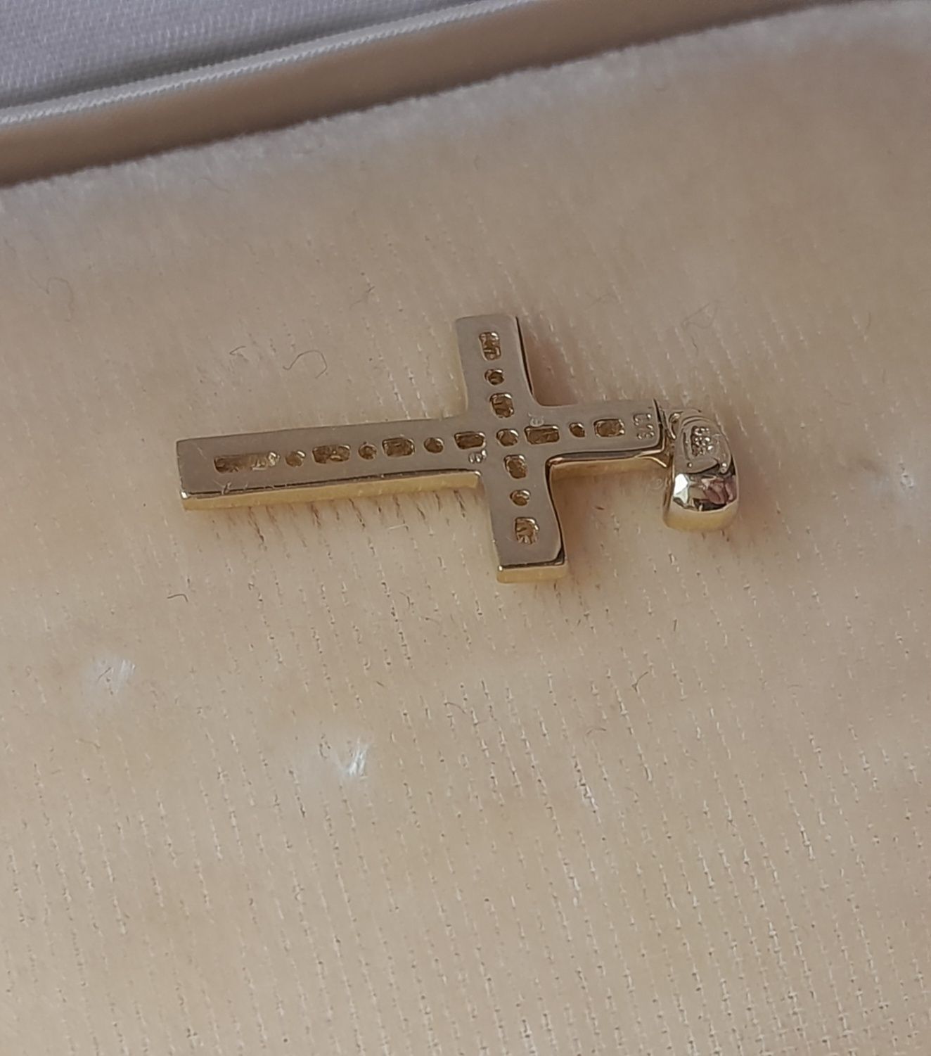 Krzyżyk Brylanty masa 0.18ct Złoto 585 Certyfikat