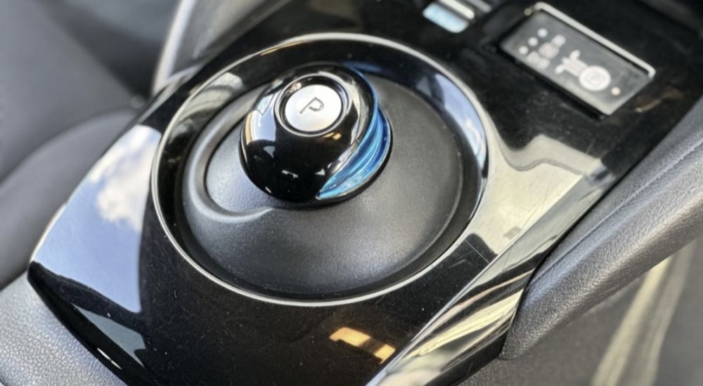 Nissan leaf ze1 40