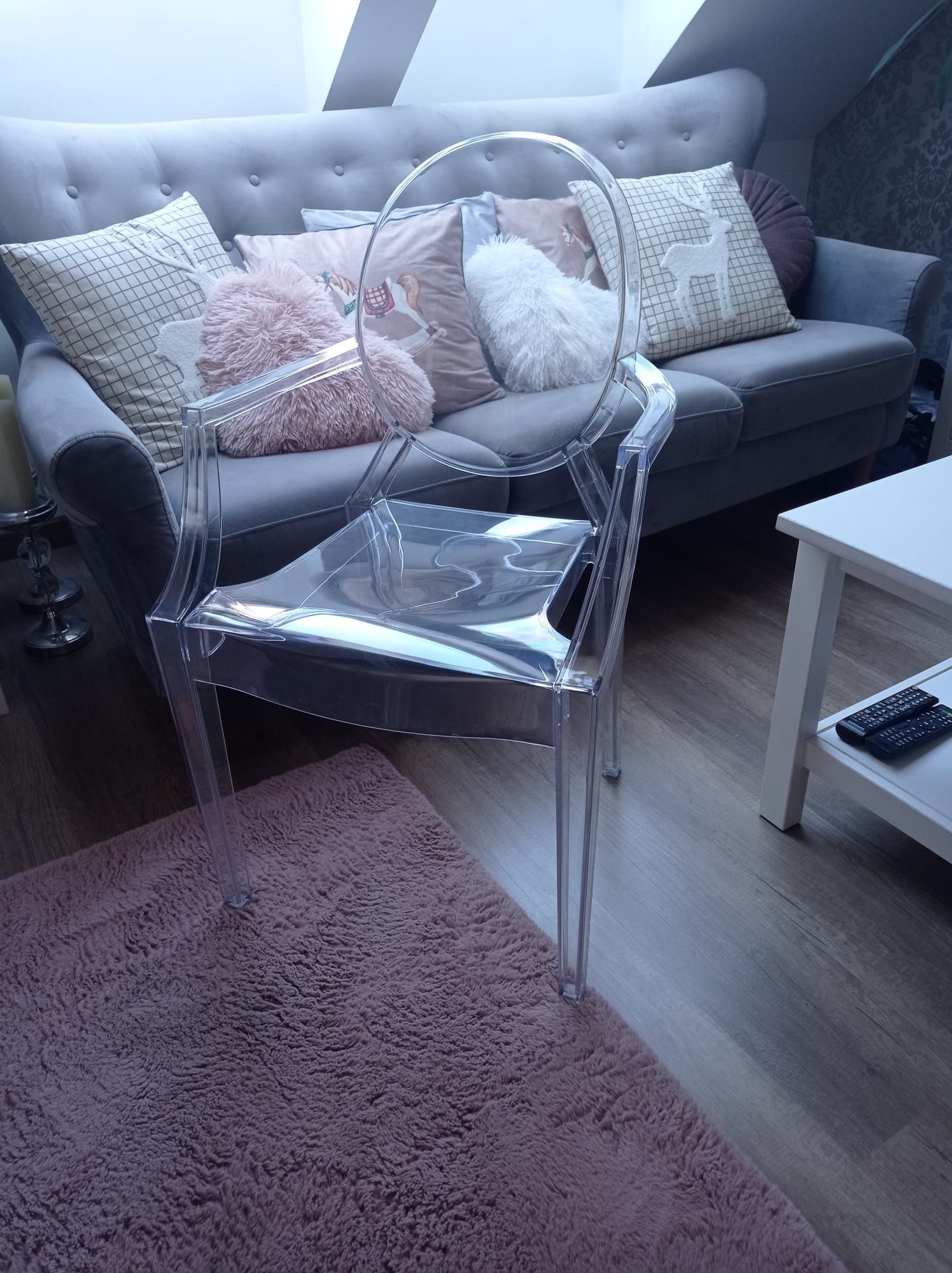 Krzesło Royal inspirowane Louis Ghost transparentne