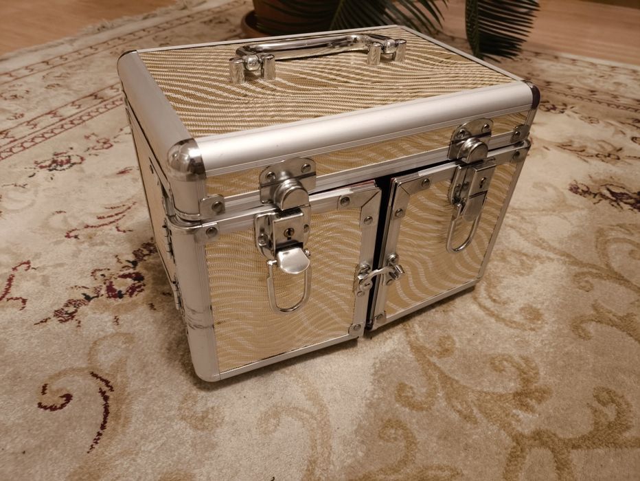 Шкатулка для прикрас