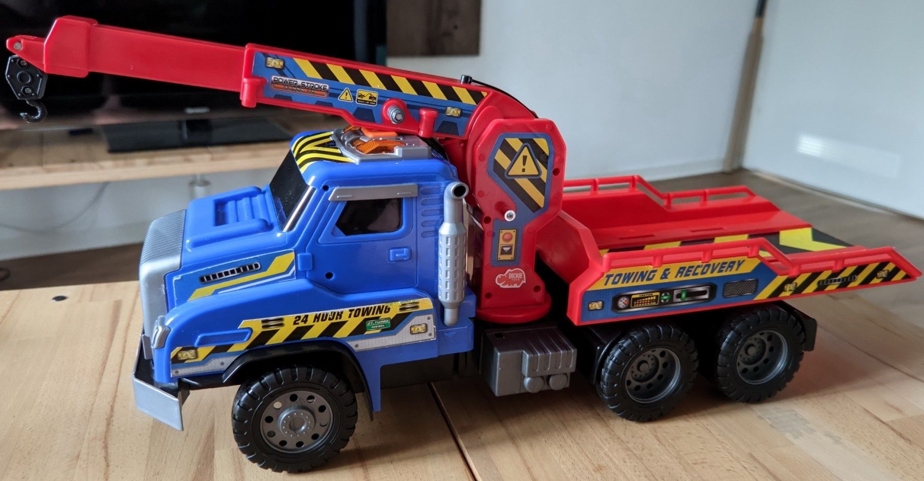 Автомобиль Dickie Toys «Грузовик-эвакуатор», 59 см.