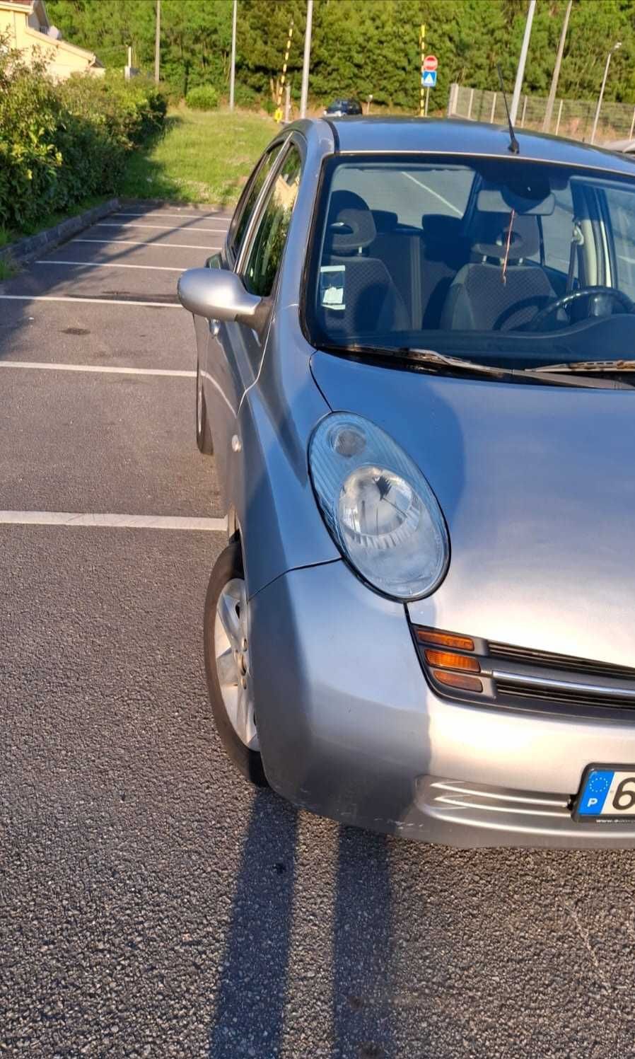 Carro citadino com embraiagem nova