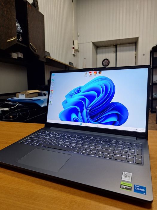 Lenovo LOQ 15IAX9E Luna Grey i5-12450HX RTX 2050 4Gb ( На гарантии )