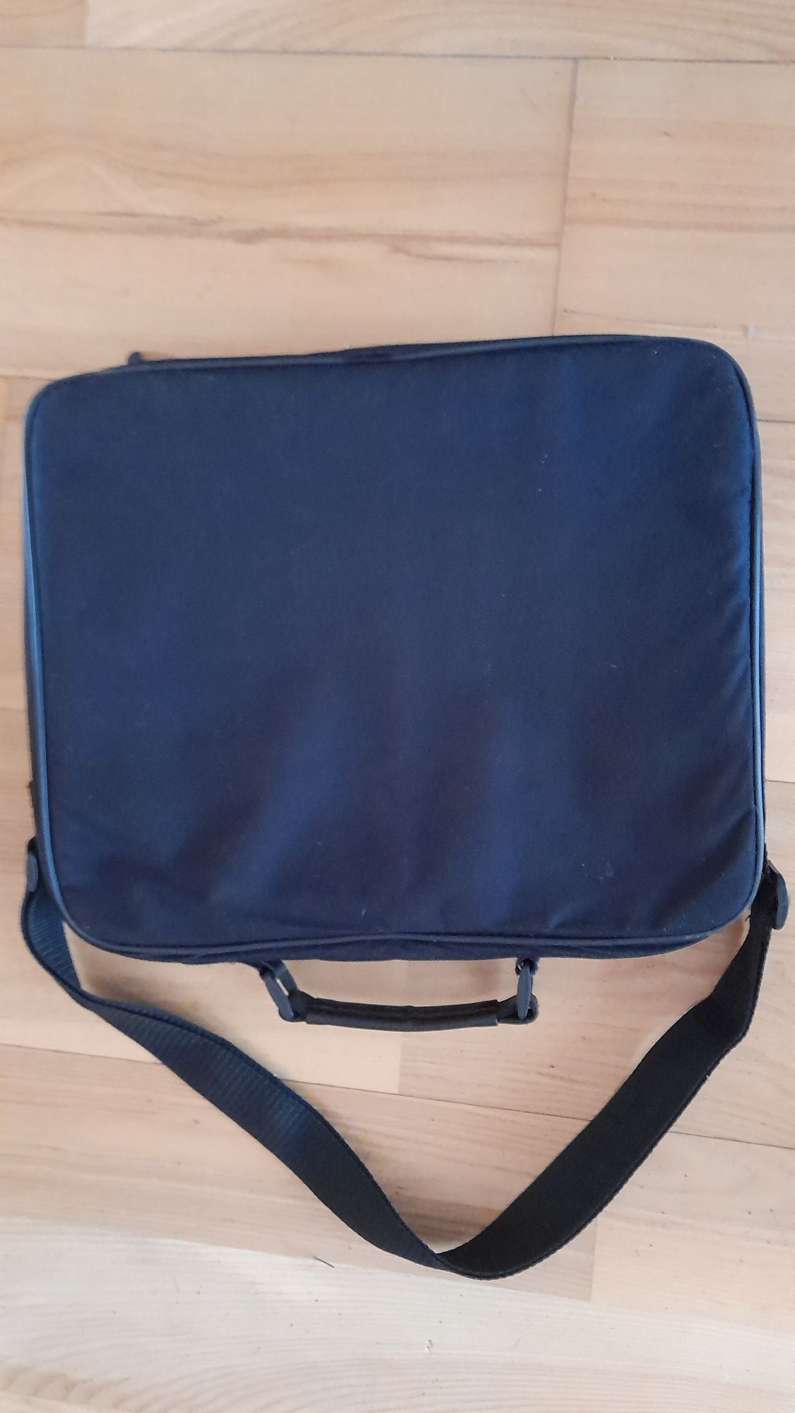 Torba czarna na laptopa dl 44x33x7
