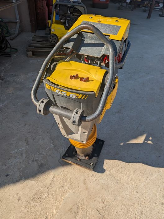 Вібронога Bomag BT65G Вибротамбовка Вибронога Вібролапа