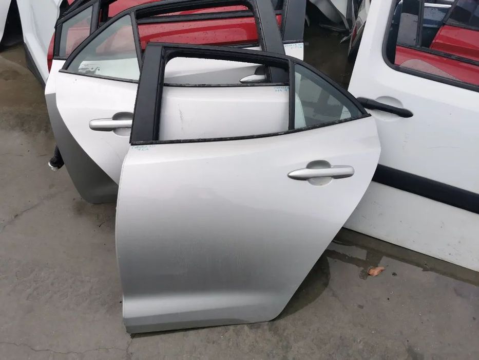 Porta Tras Esquerda Toyota Corolla Do ano 2019