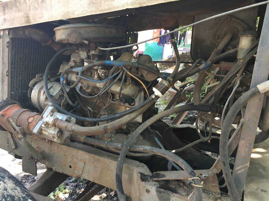 Саморобний трактор з навісним обладнанням (плуг, окучник,просапник)