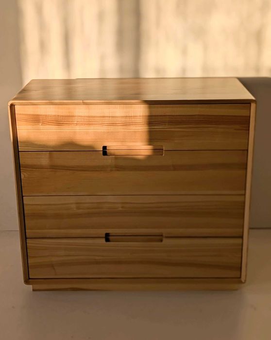 Комоди / Комоди в кімнату / Красивий комод