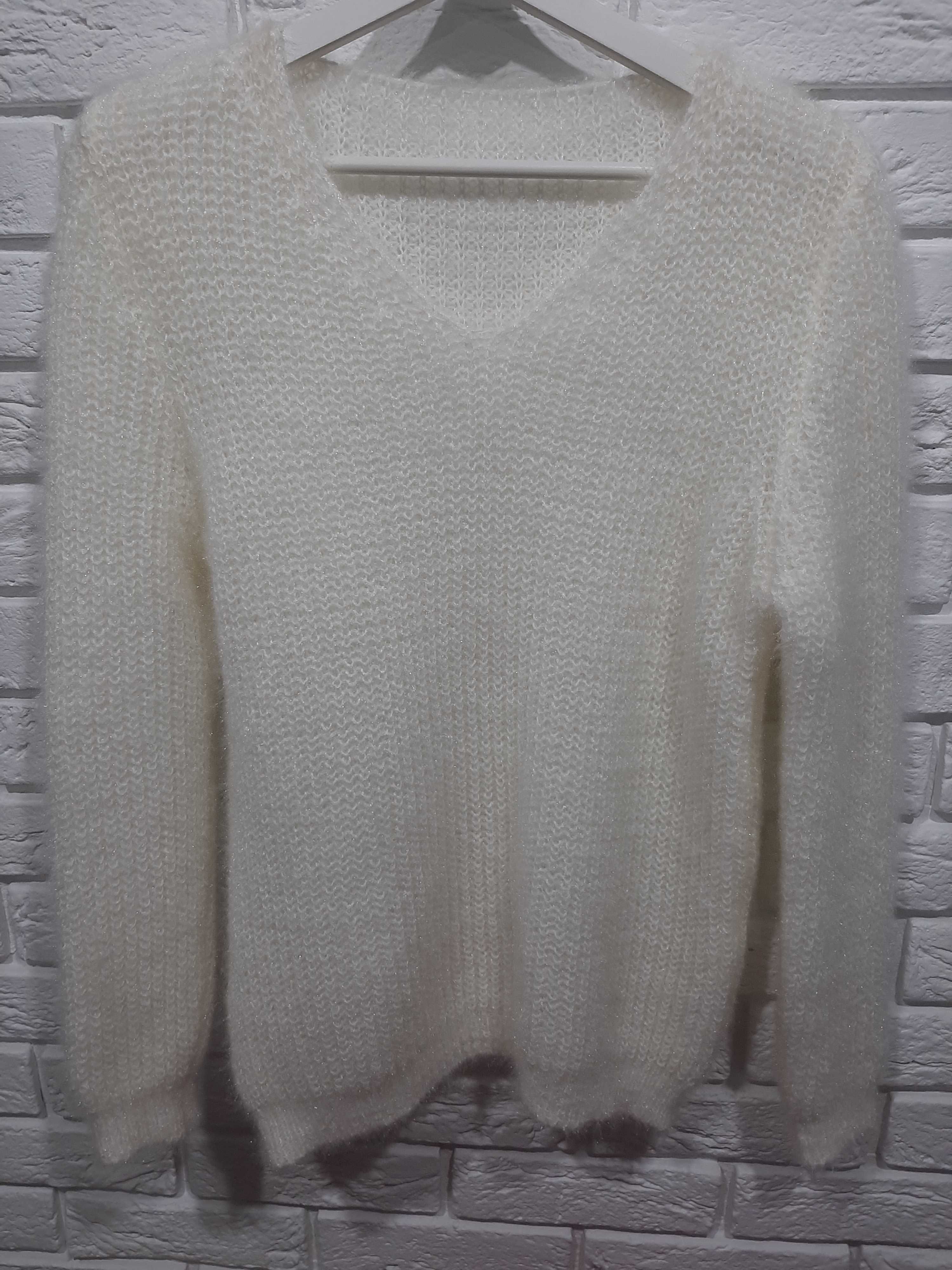 Sweterek biały dzianinowy Nowy