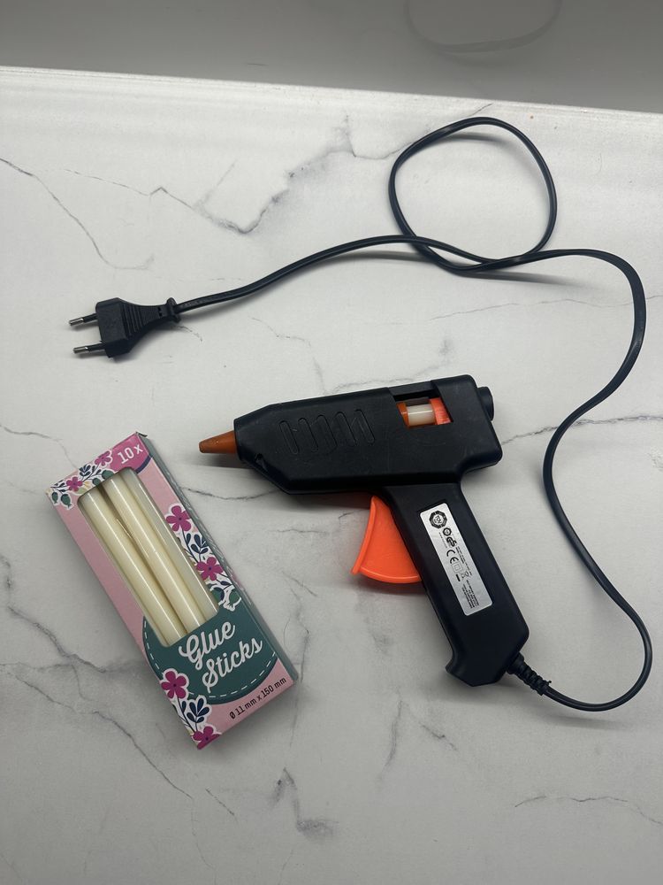 Pistolet do kleju na gorąco