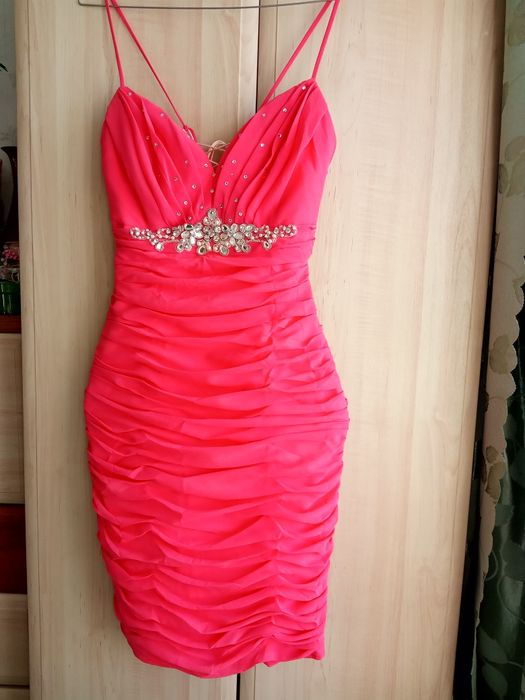 Нарядное платье на выпуск