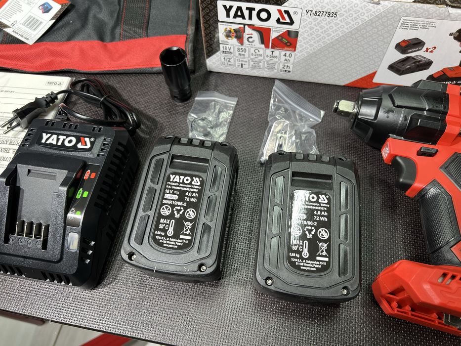 Бесщеточный аккумуляторный ударный гайковерт YATO YT-8277935 Комплект