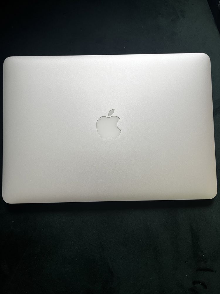 Macbook Air 13” 2017 i5 8GB RAM