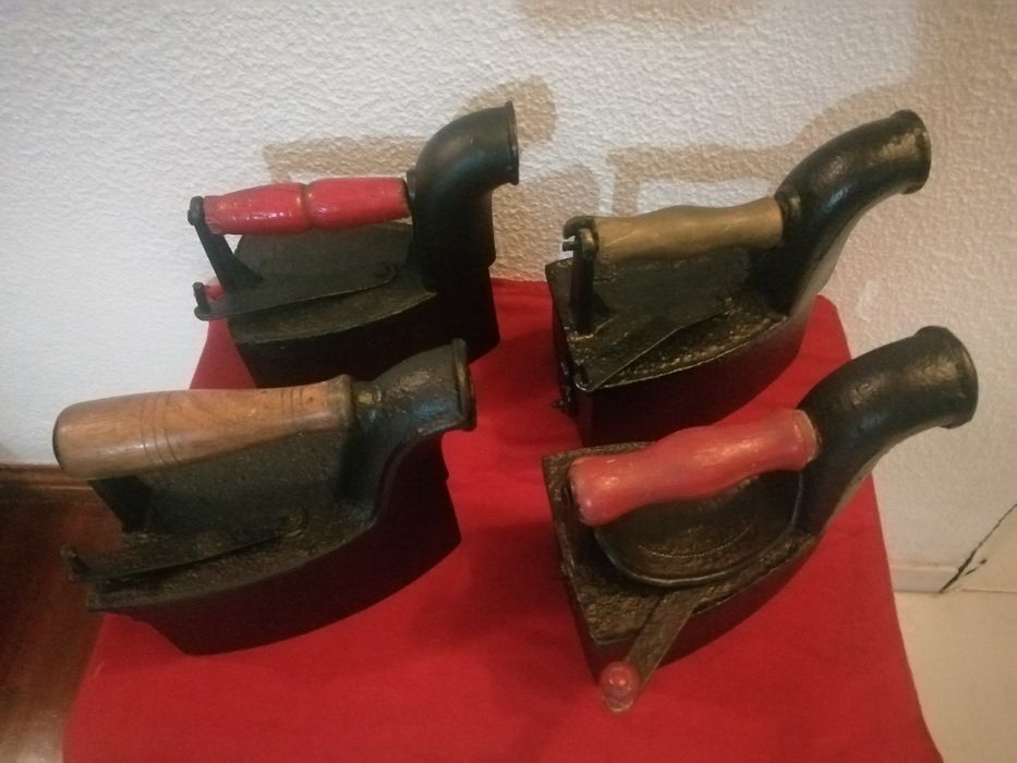 Ferros de engomar antigos