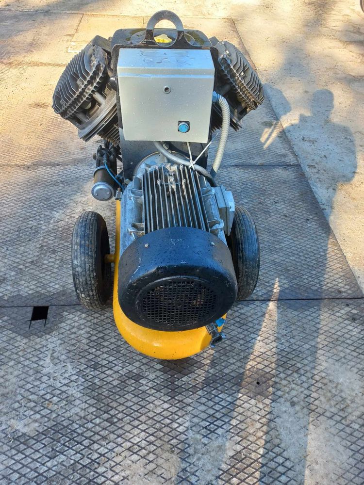 Atlas copco kompresor tłokowy sprężarka