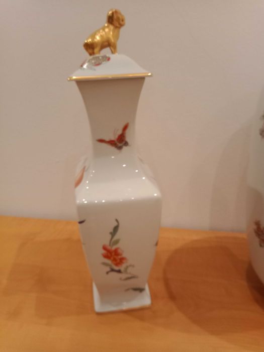 Vaso ou pote oriental da coleção Samatra da Vista Alegre.