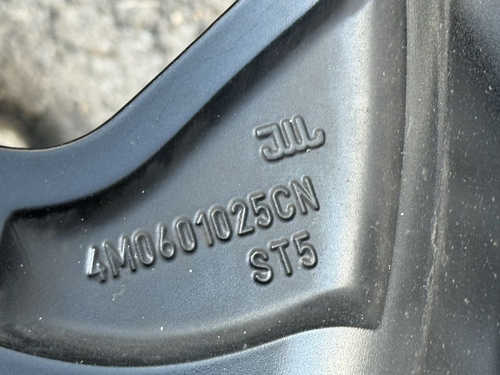 Kola Audi Q7 SQ7 Sport 285/35-22 alufelgi Hankook AO