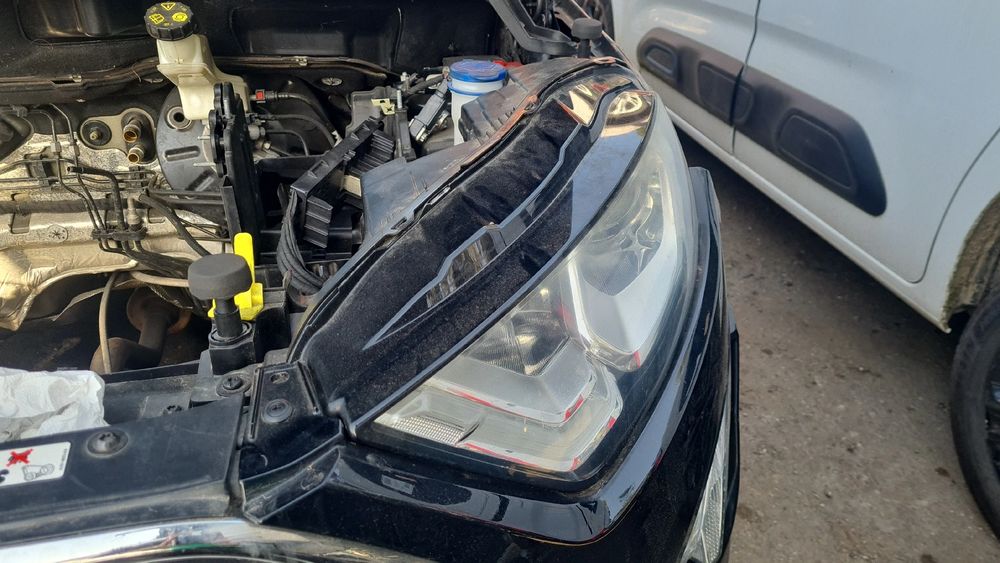 Ótica / farol esquerda FORD EcoSport