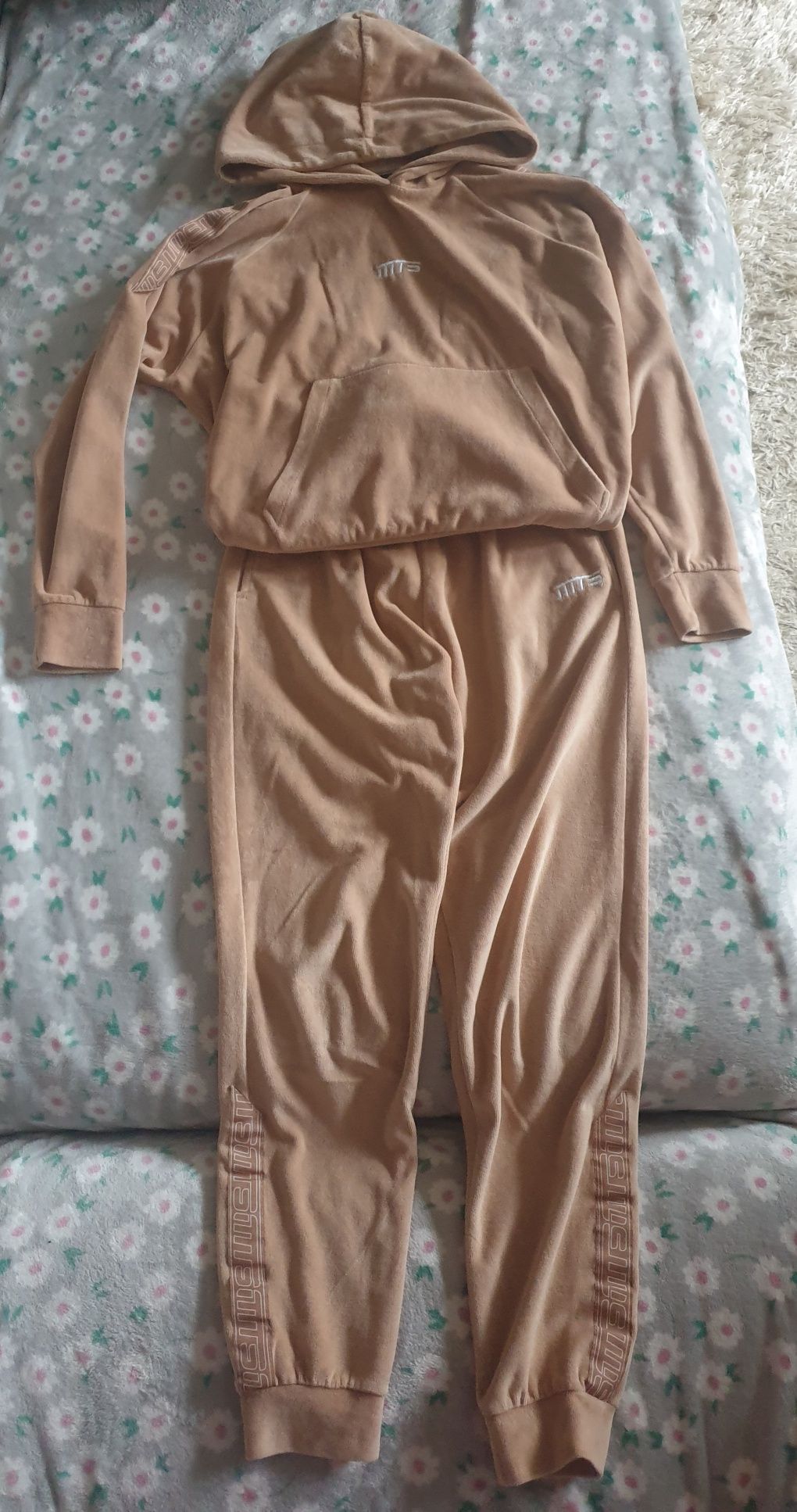 Dres welurowy MTS S,XS.