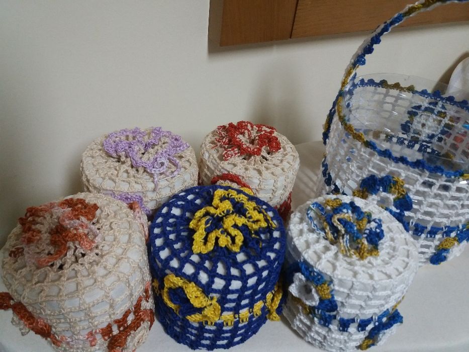 vendo cestos em croché, saquinhos para sabonetes...