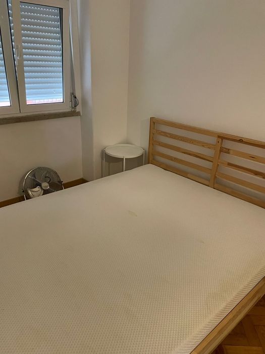 Cama de casal como nova