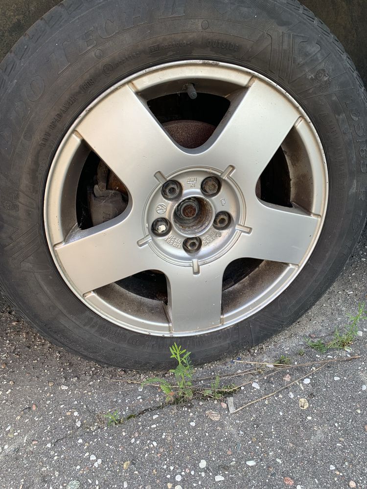 VOLKSWAGEN Golf IV  w całości na częśći !!!