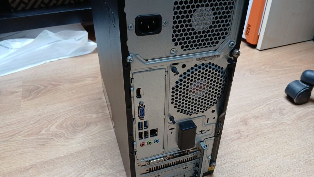 Komputer Lenovo 8GB ram, GTX 750 +monitor , klawiatura  i mysz